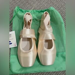 Gaynor Minden Sculpted Fit Pointe Shoes